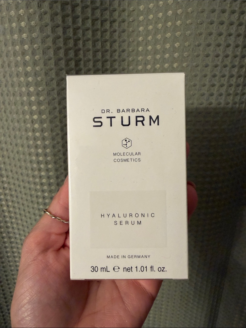 Dr. Barbara Sturm Hyaluronic Serum – White Minimalist Box